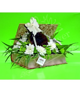 Aranjament floral în cutie tip carte